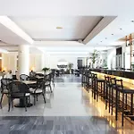 酒店 Augusta Club & - Adults Only