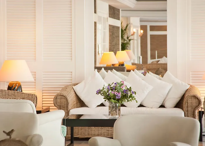 מלון Augusta Club & - Adults Only 4*